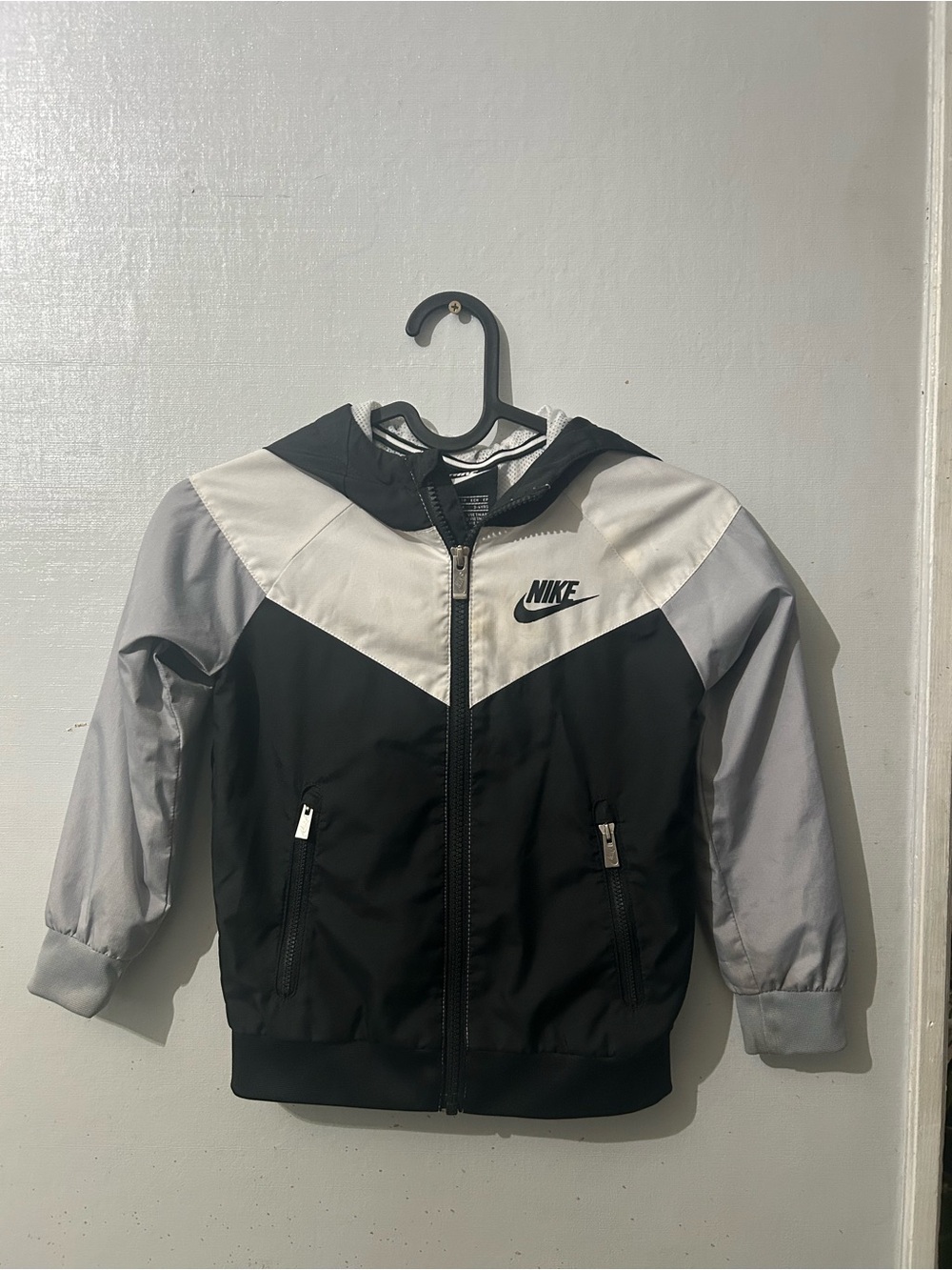 Nike Black, White & Light Gray Chevron Hooded Windbreaker